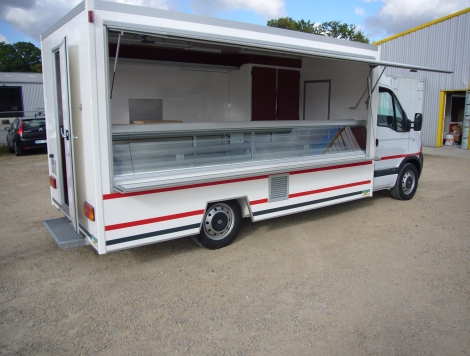 Aménagement d'un camion charcuterie