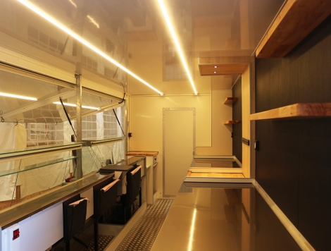 Aménagement d'une remorque de marché pour volailler